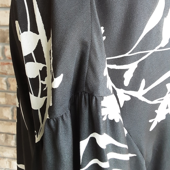 Joie 100% Silk Floral Print Long Sleeve Color Block Boho Blouse. - Picture 6 of 9